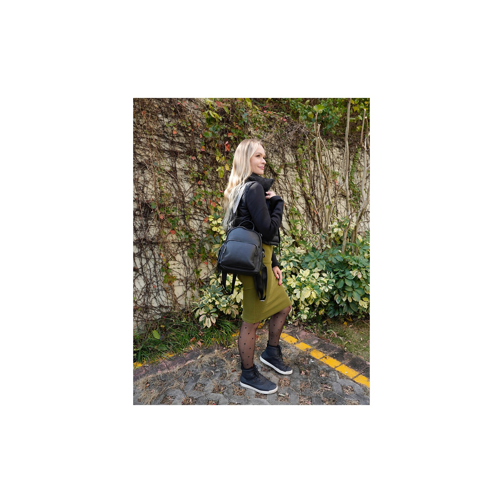 Жіночий шкіряний рюкзак Adeline чорний