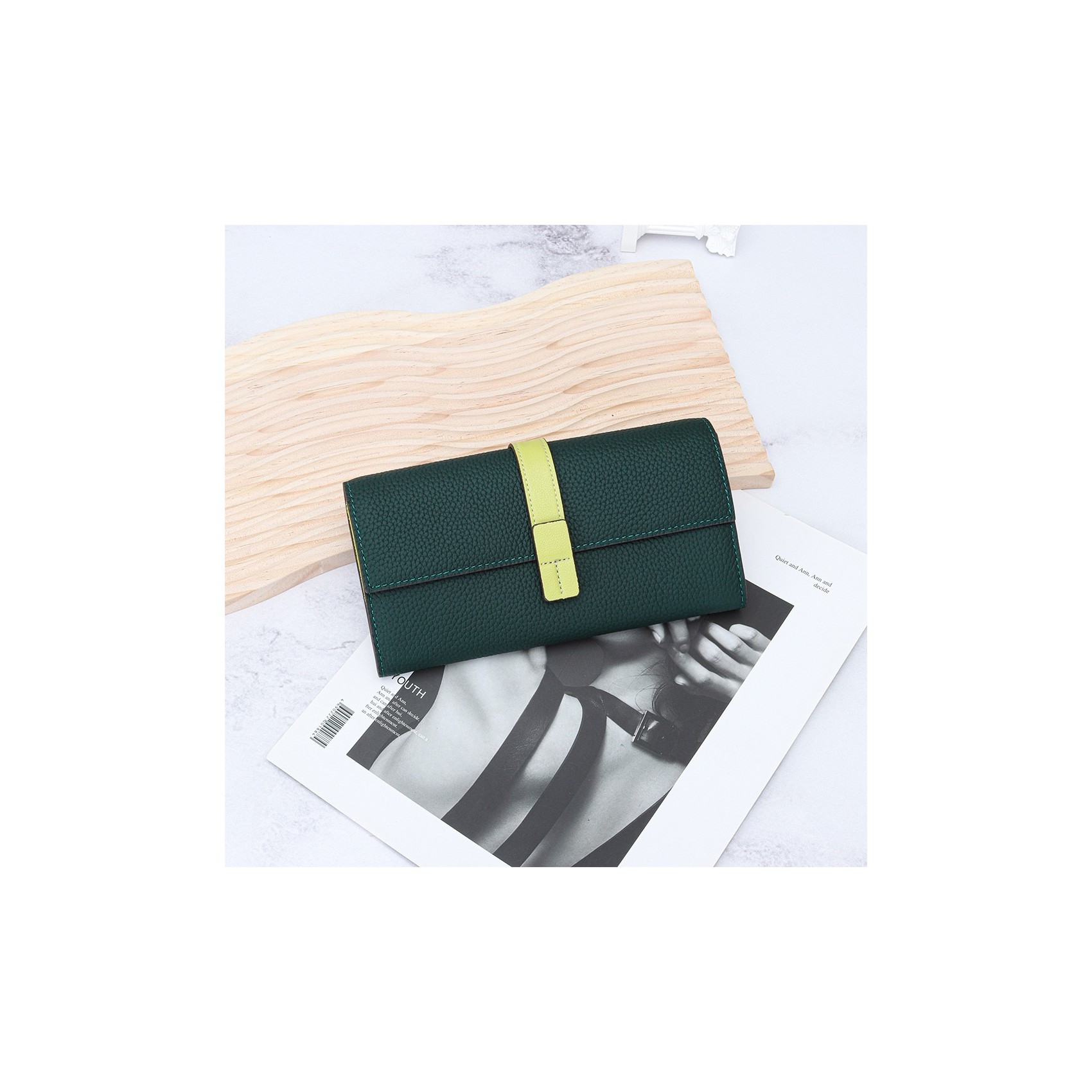 Жіночий шкіряний гаманець Maggie темно-зелений