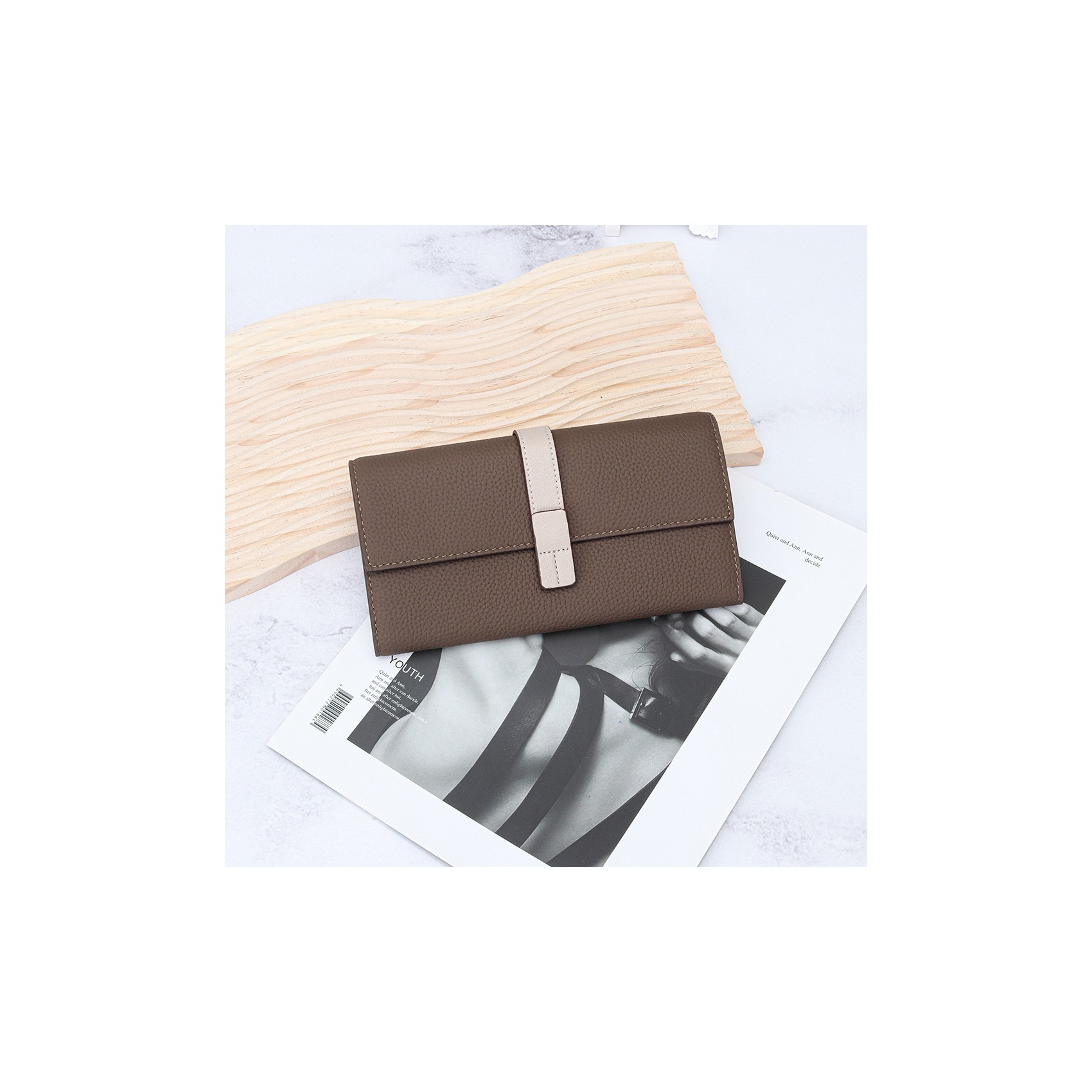 Жіночий шкіряний гаманець Maggie коричневий