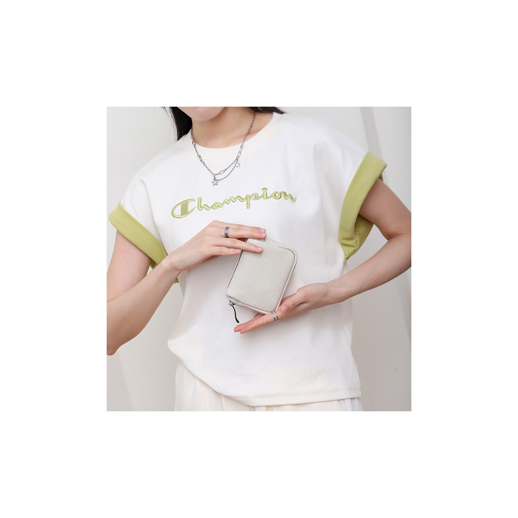 Женский кожаный кошелек Chantal белый