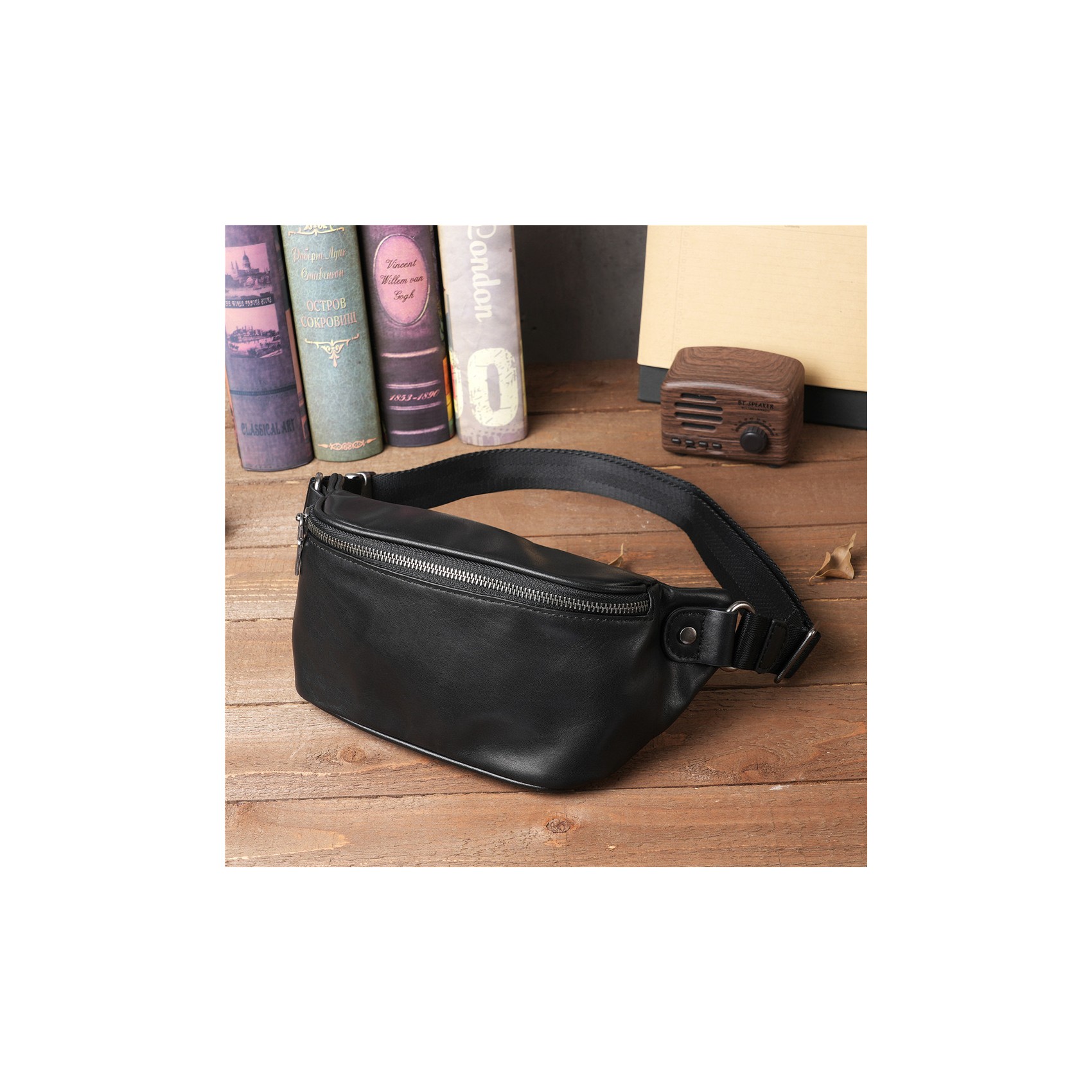 Мужская кожаная сумка бананка на пояс Walter черная