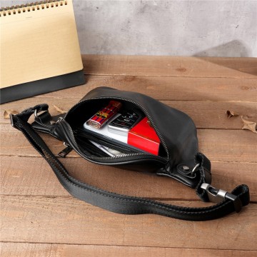 Мужская кожаная сумка бананка на пояс Walter черная фото