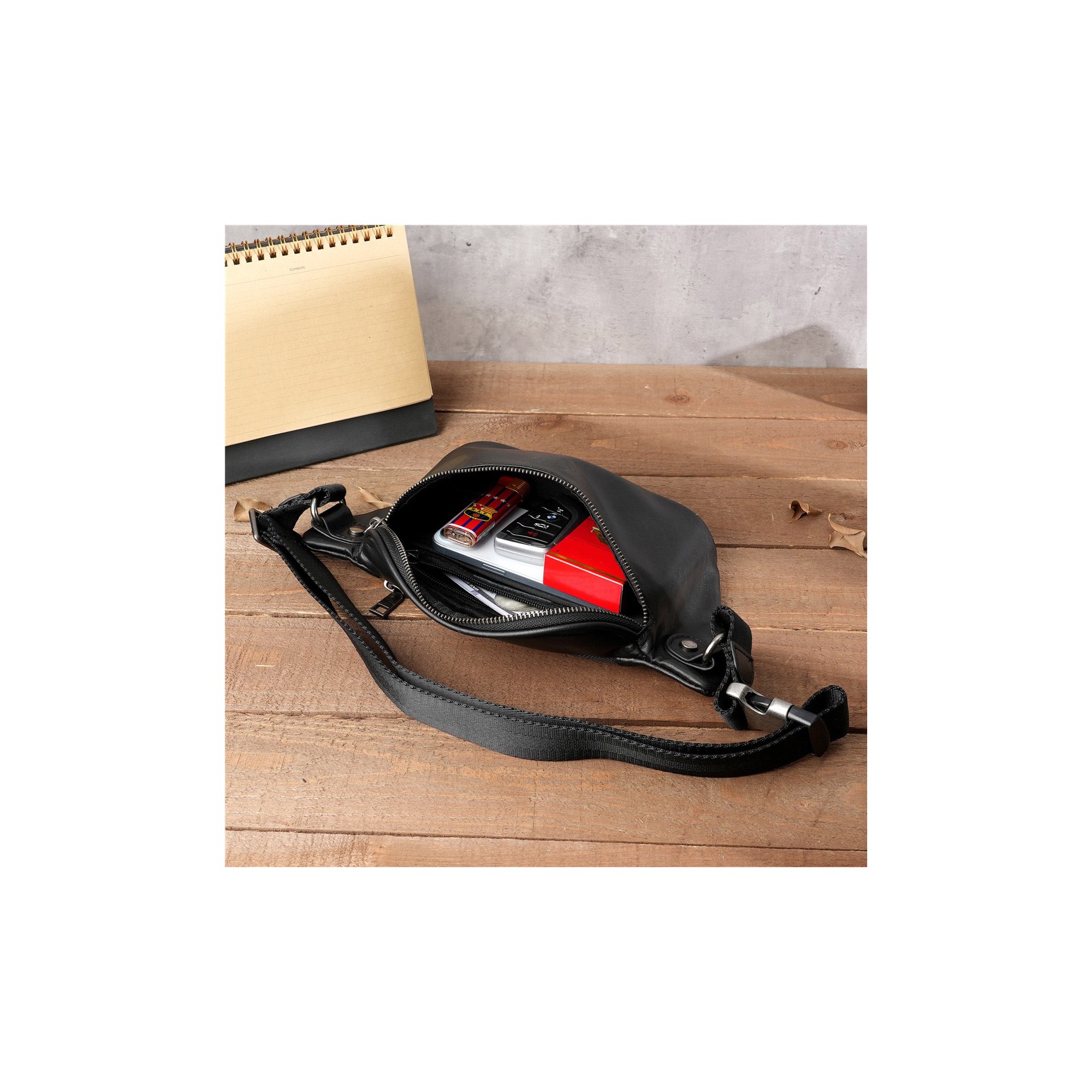 Мужская кожаная сумка бананка на пояс Walter черная