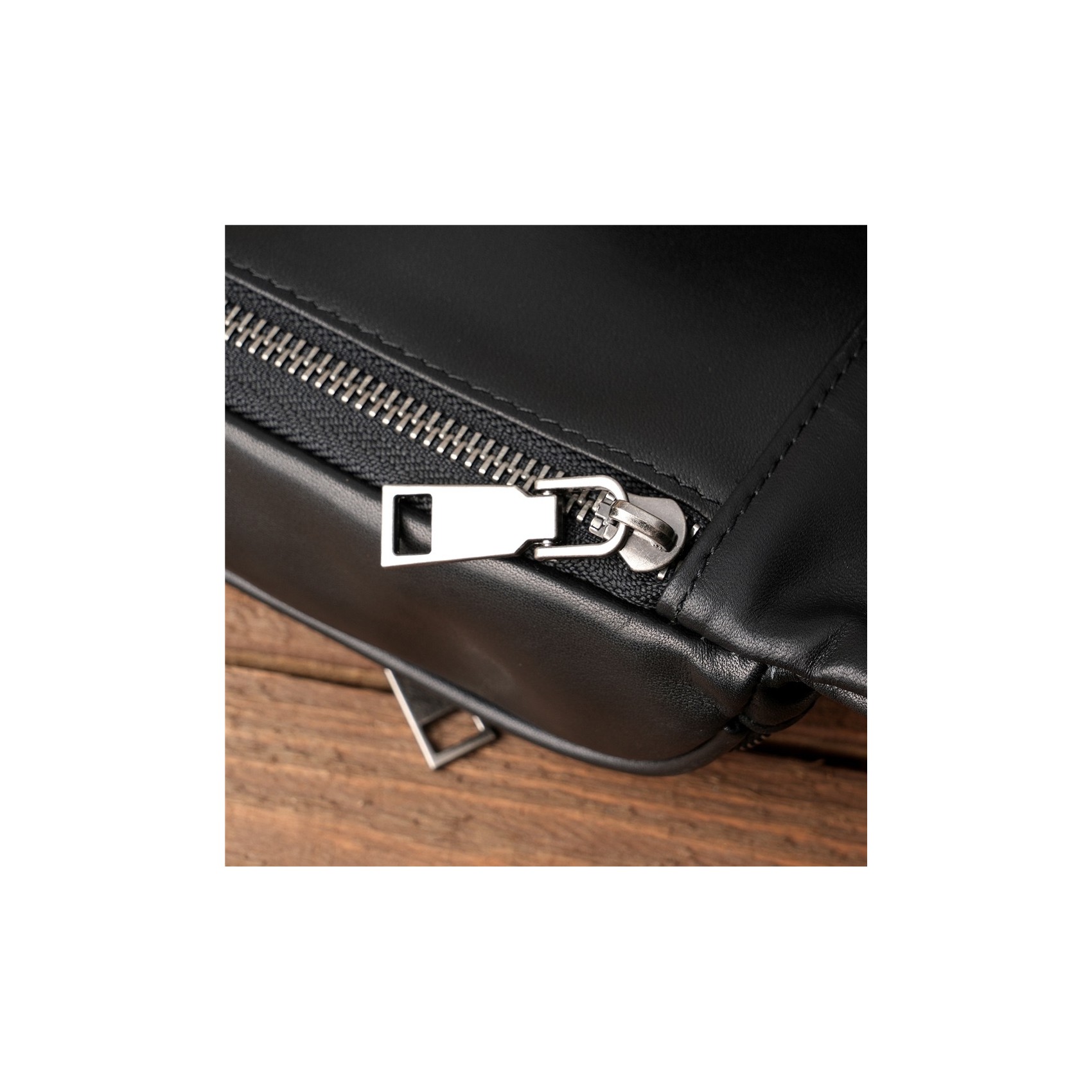 Мужская кожаная сумка бананка на пояс Walter черная