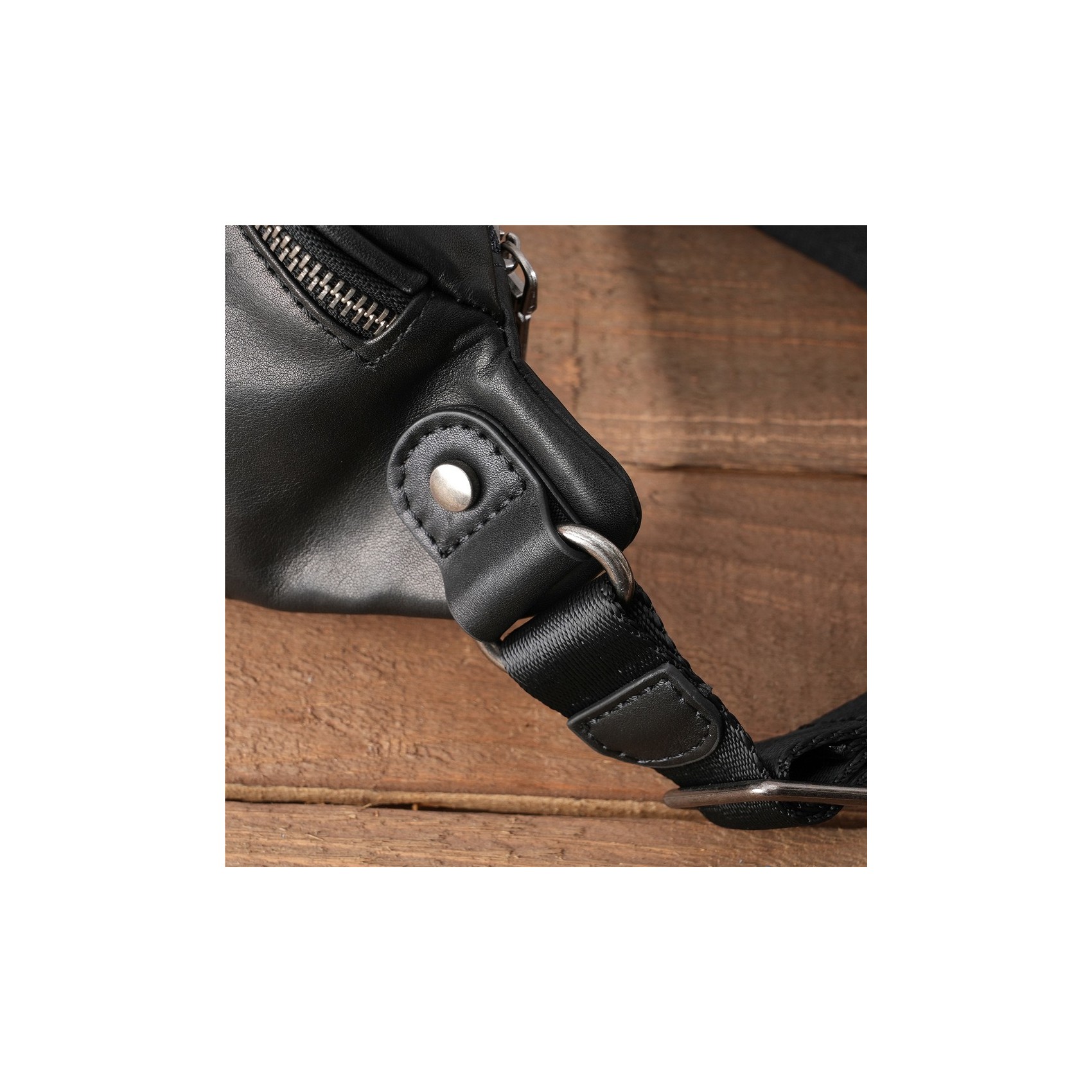 Чоловіча шкіряна сумка бананка на пояс Walter чорна