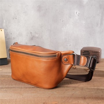 Мужская кожаная сумка бананка на пояс Walter светло-коричневая фото