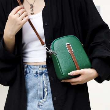 Жіноча шкіряна сумка через плече Valerie зелена фото