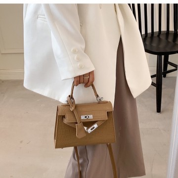 Жіноча сумка з екошкіри Cristal світло-коричнева фото