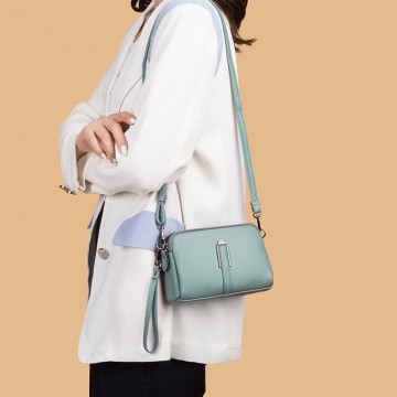 Жіноча шкіряна сумка через плече Vanessa м'ятна фото