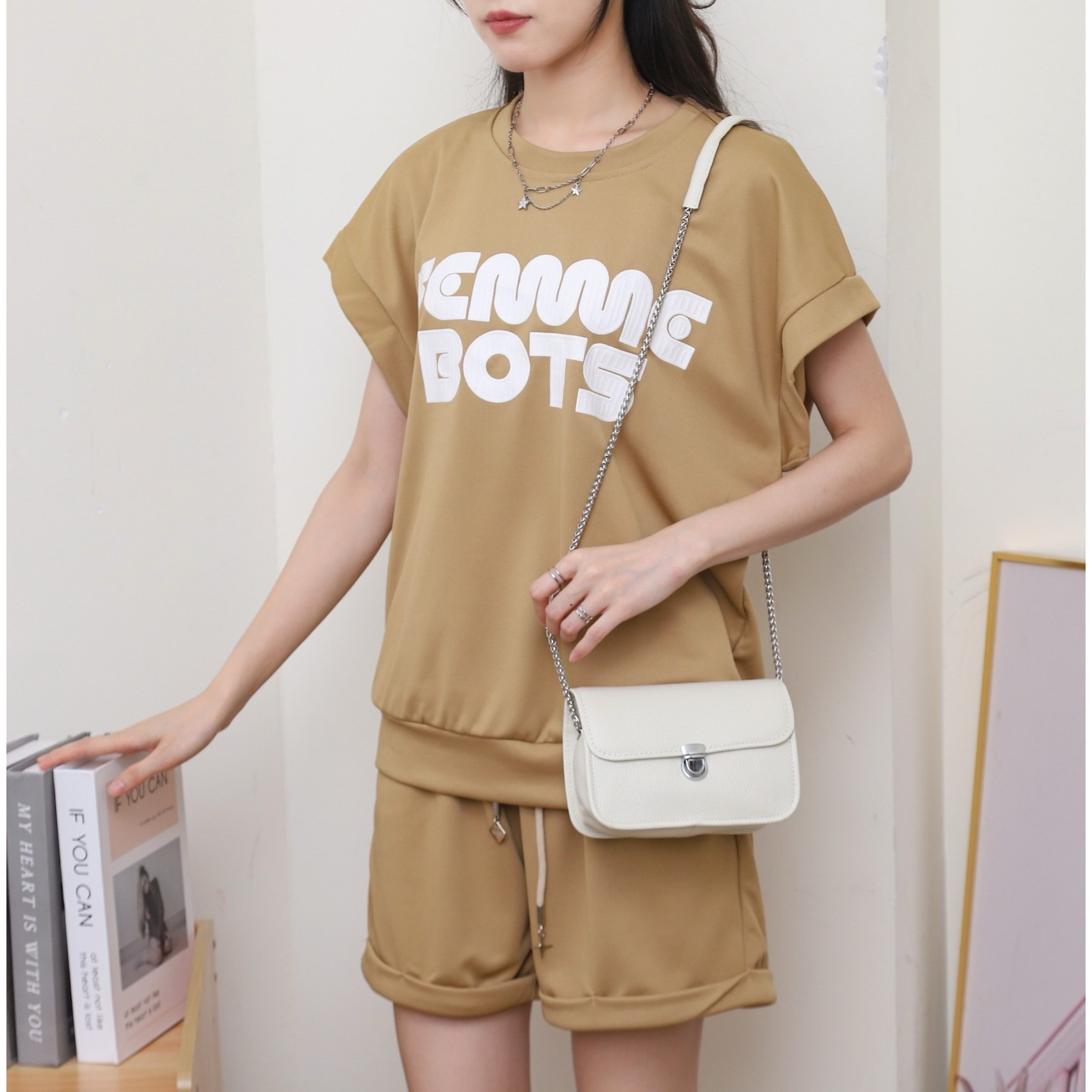 Жіноча шкіряна сумка-клатч Erin молочна