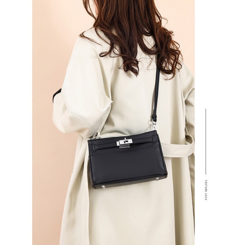 Жіноча шкіряна сумка через плече Jill чорна - 1 фото