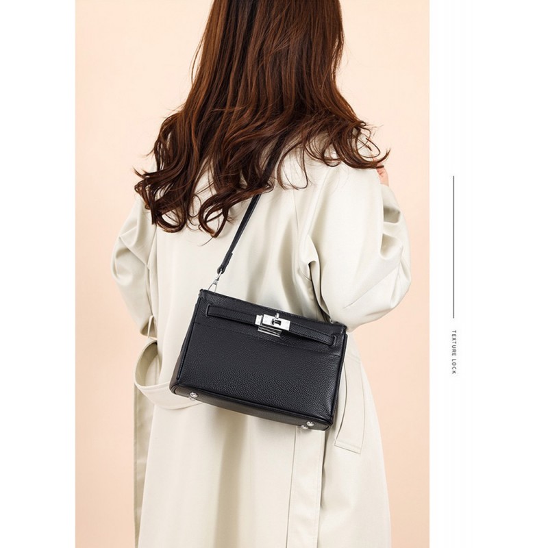 Жіноча шкіряна сумка через плече Jill чорна - 2 фото