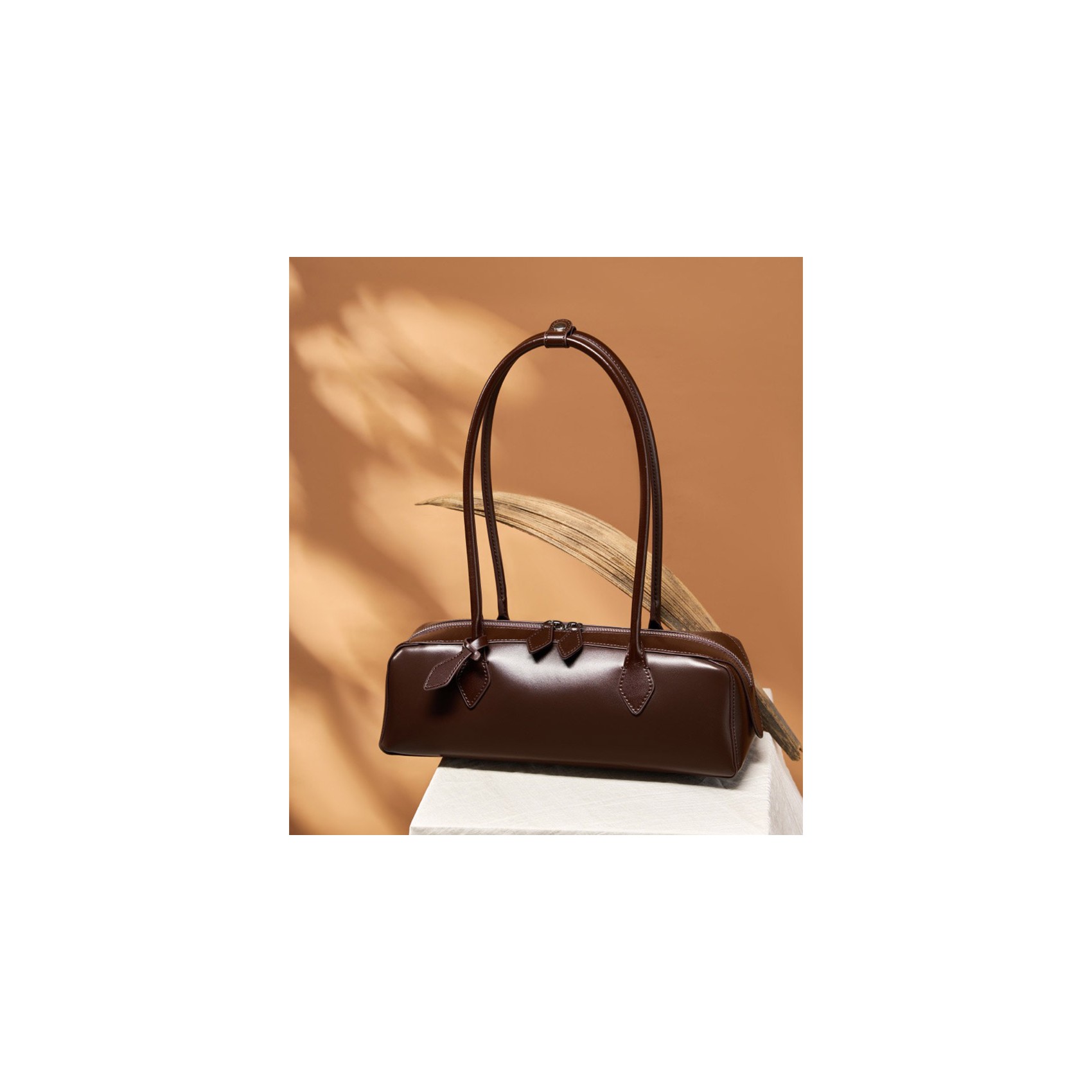 Жіноча шкіряна сумка багет Melody темно-коричнева