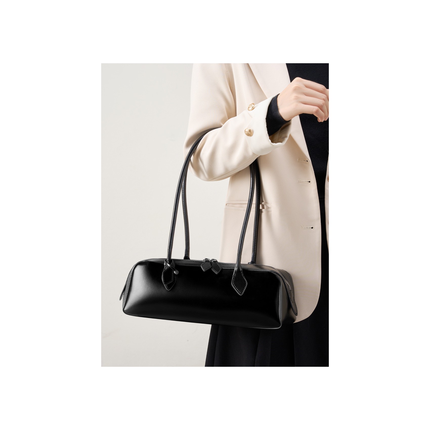 Женская кожаная сумка багет Melody черная