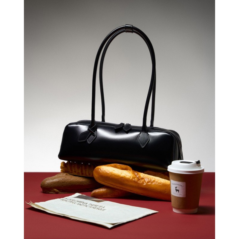 Женская кожаная сумка багет Melody черная - 2 фото