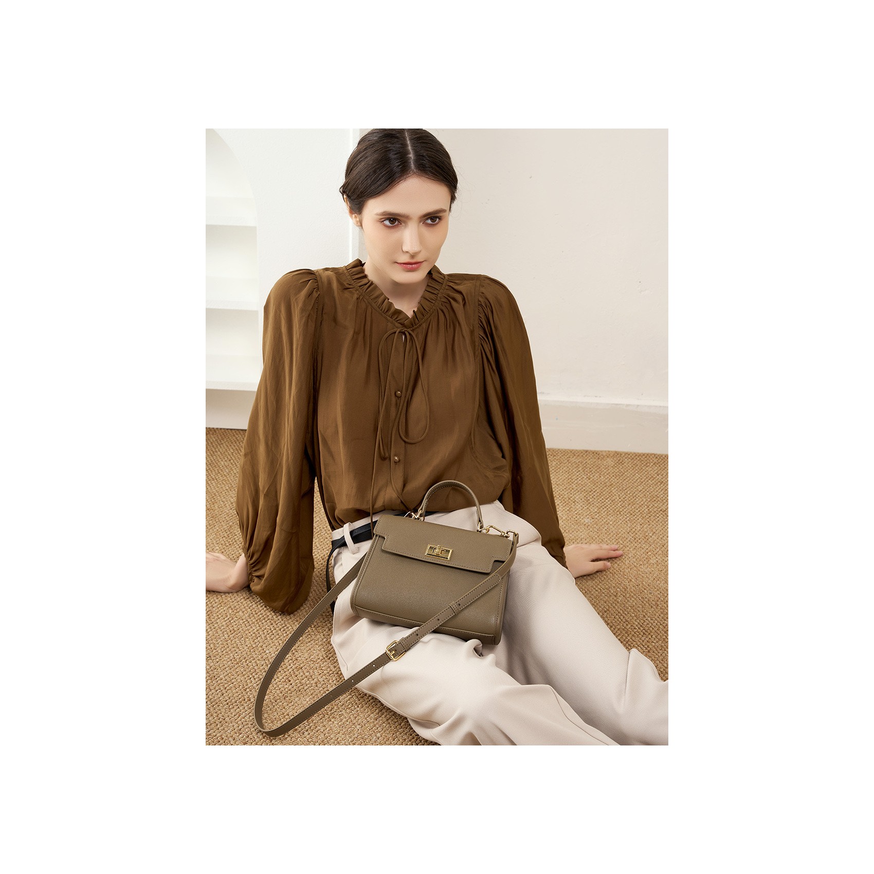 Жіноча шкіряна сумка Brielle сіро-бежева