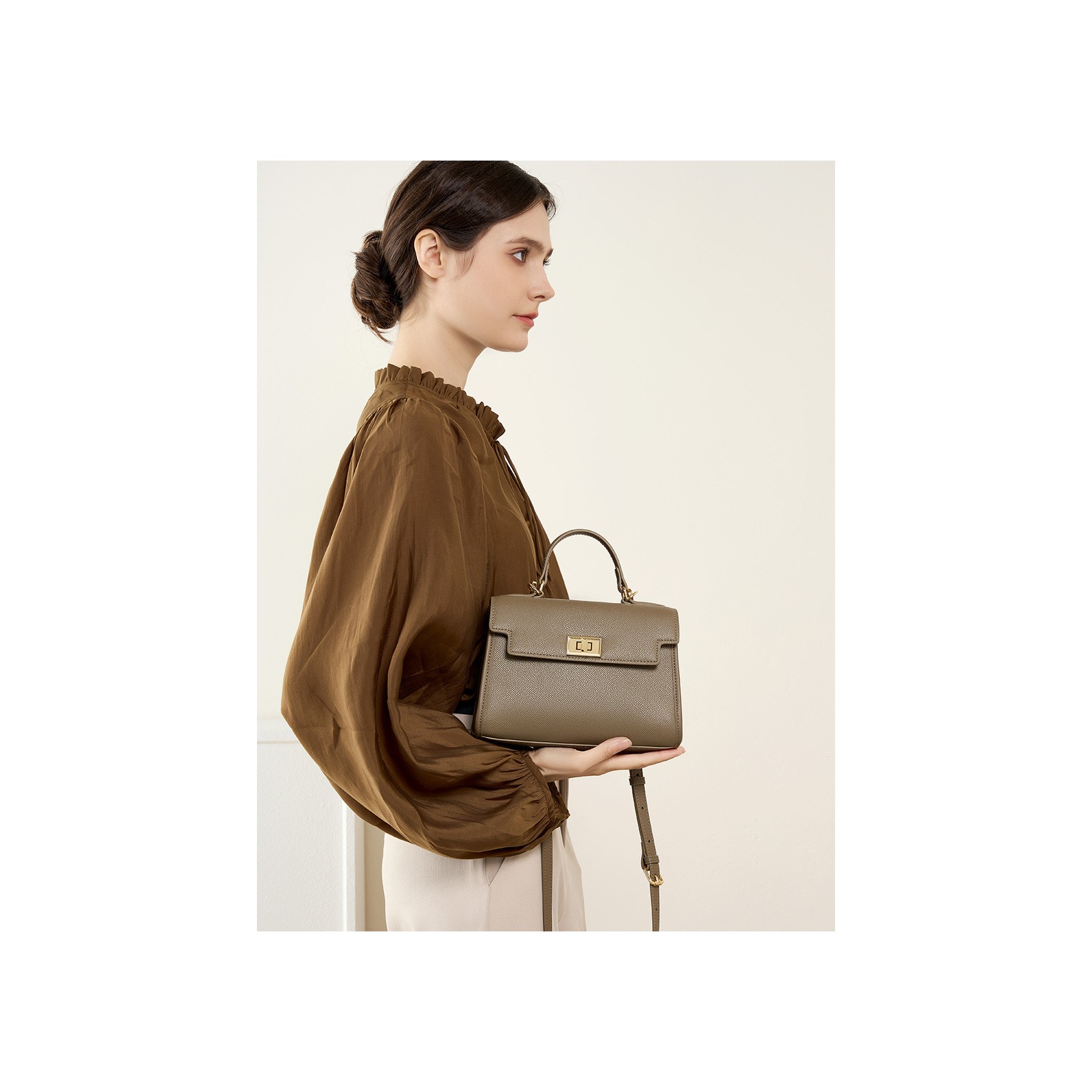 Женская кожаная сумка Brielle серо-бежевая