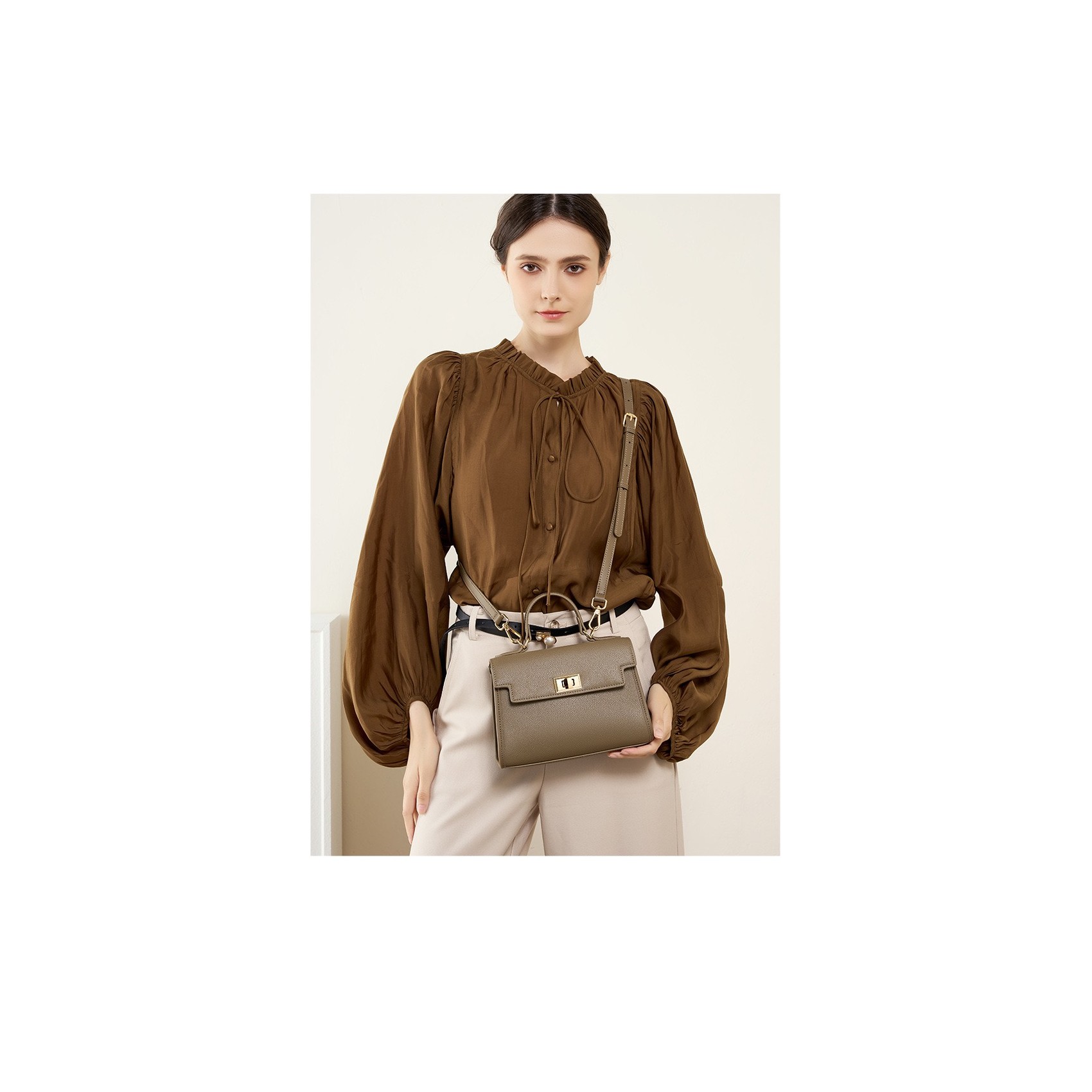 Женская кожаная сумка Brielle серо-бежевая