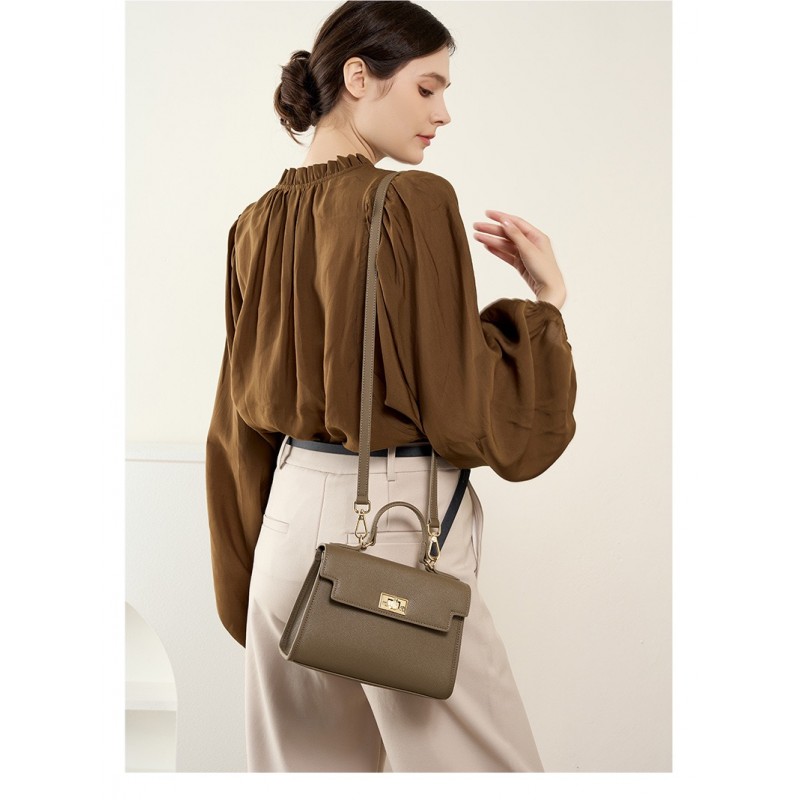 Женская кожаная сумка Brielle серо-бежевая - 16 фото