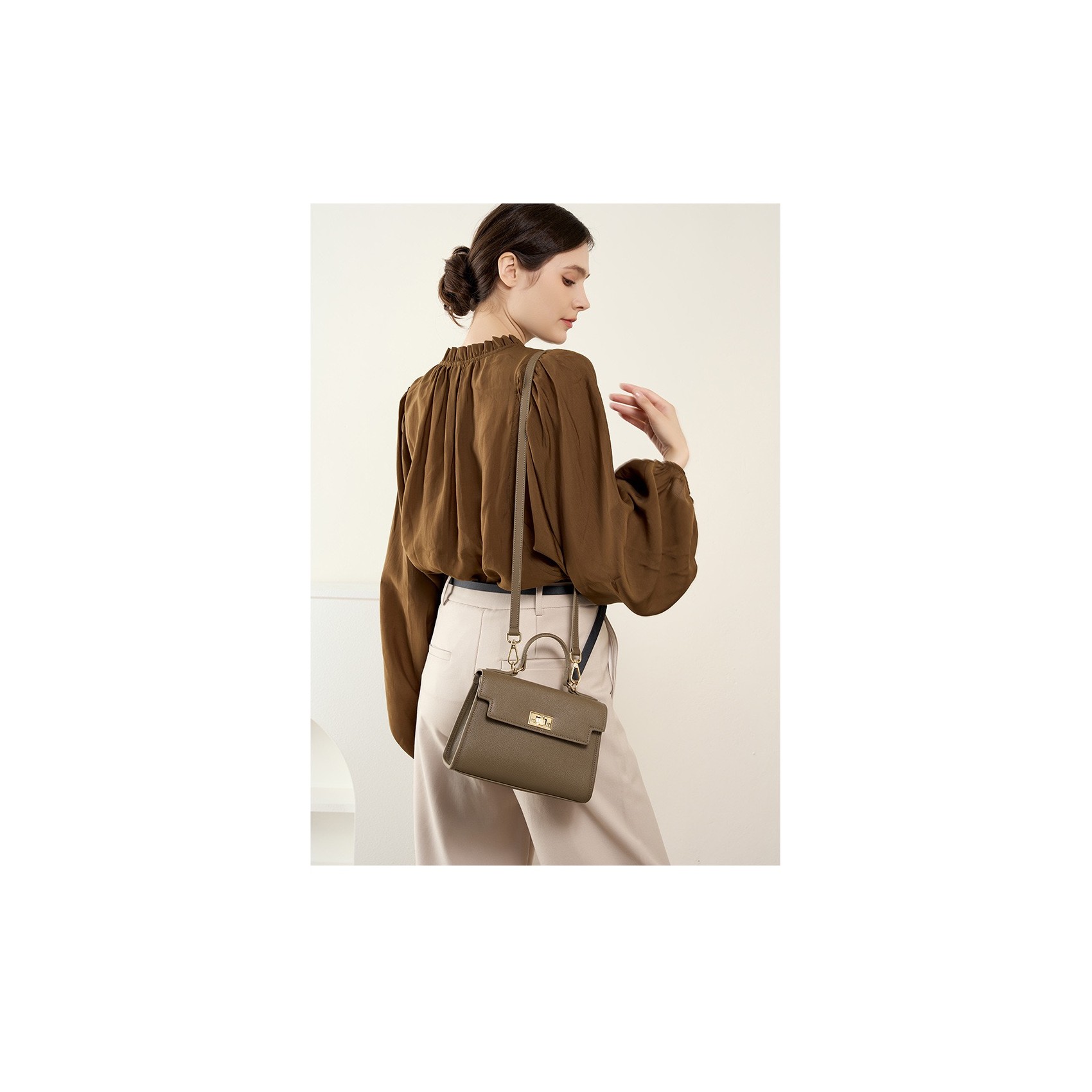 Женская кожаная сумка Brielle серо-бежевая