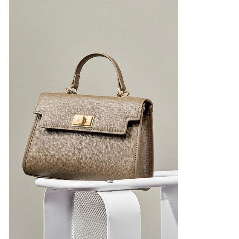 Жіноча шкіряна сумка Brielle сіро-бежева - 19 фото