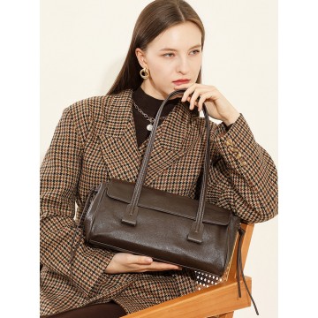 Жіноча шкіряна сумка багет Sandra темно-коричнева фото