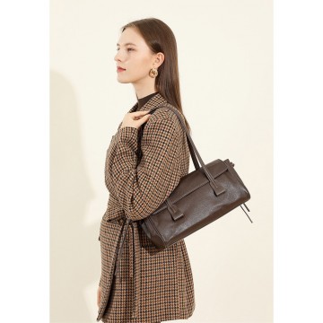 Жіноча шкіряна сумка багет Sandra темно-коричнева фото