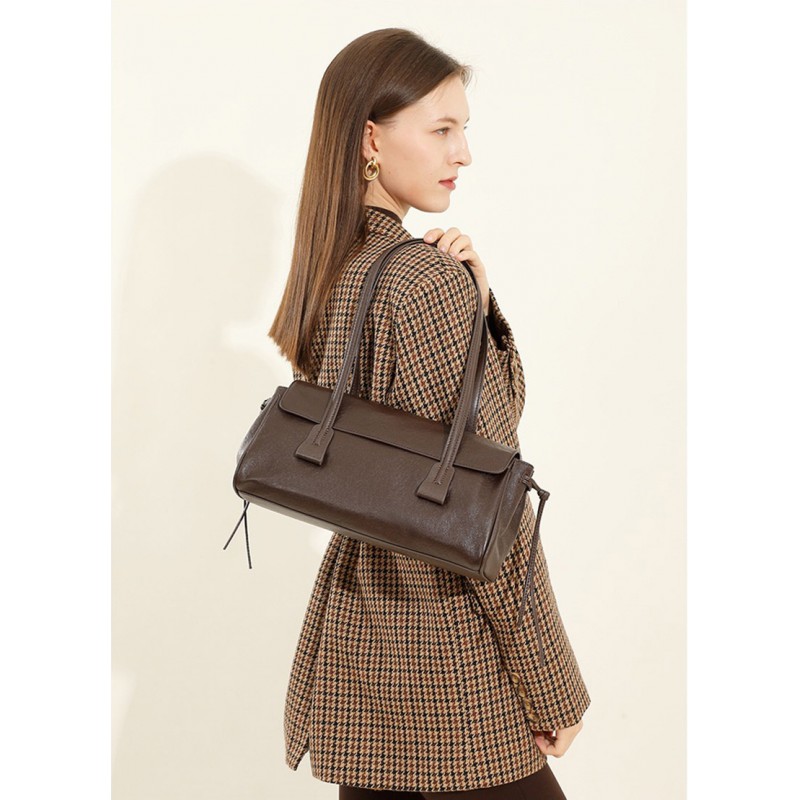 Женская кожаная сумка багет Sandra темно-коричневая - 13 фото