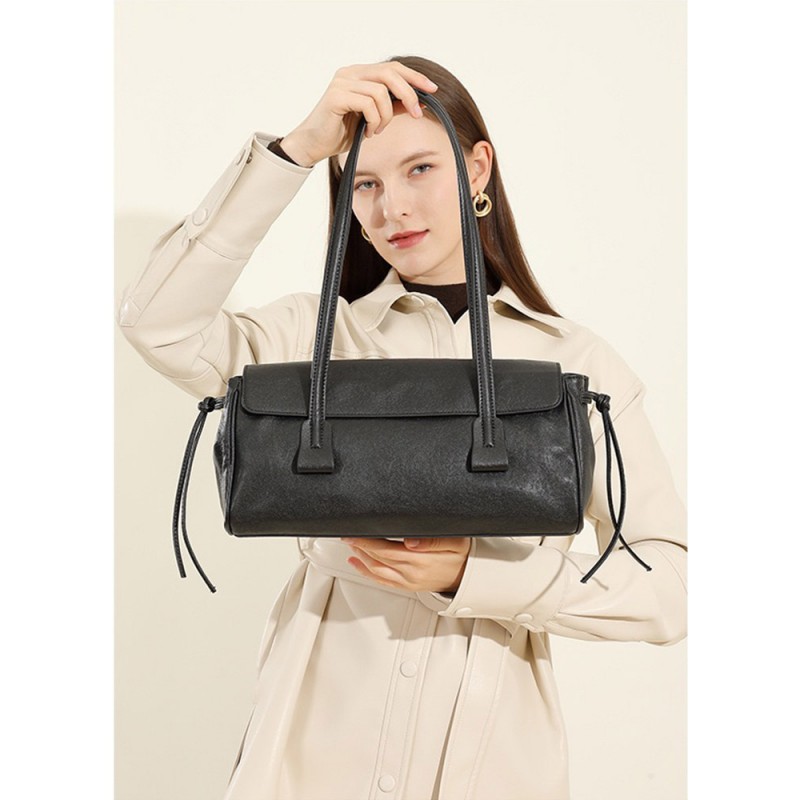 Жіноча шкіряна сумка багет Sandra чорна - 1 фото