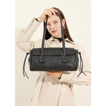 Жіноча шкіряна сумка багет Sandra чорна фото