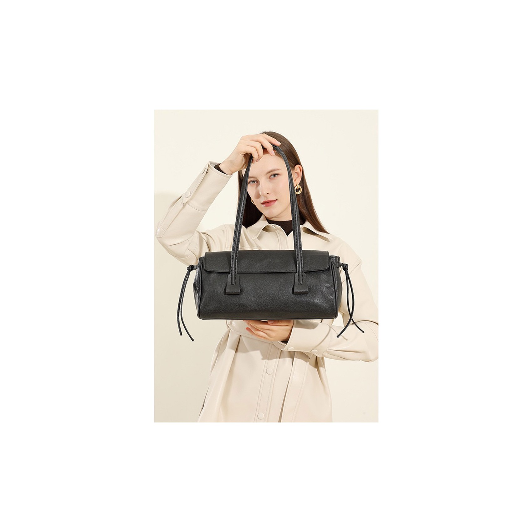 Женская кожаная сумка багет Sandra черная