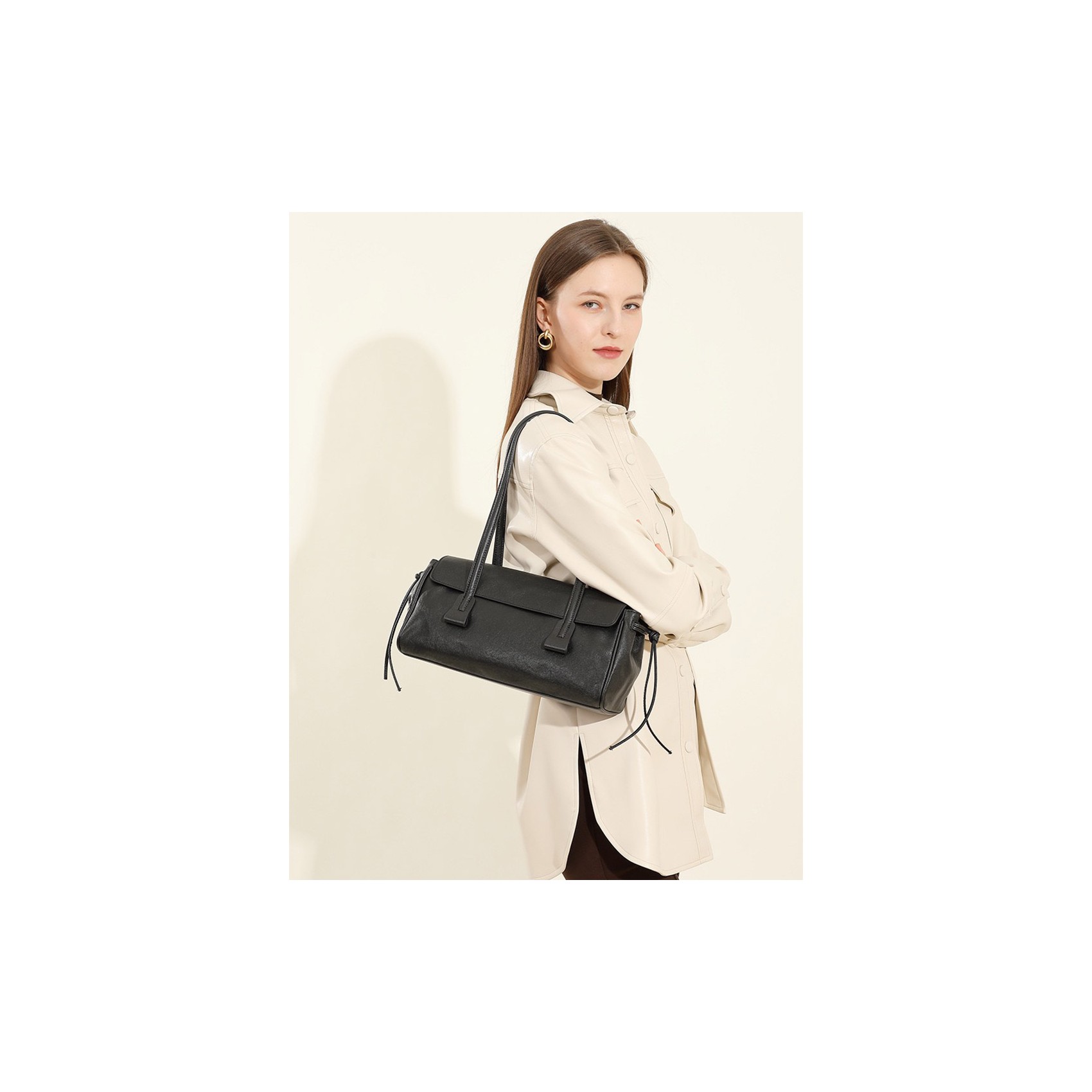 Женская кожаная сумка багет Sandra черная