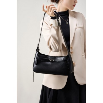 Женская кожаная сумка багет Amber черная фото