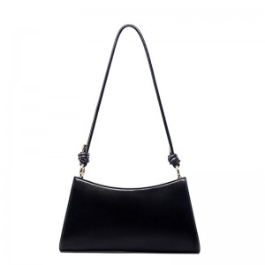 Женская кожаная сумка на плечо Patty черная