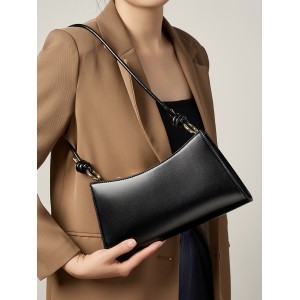 Женская кожаная сумка на плечо Patty черная