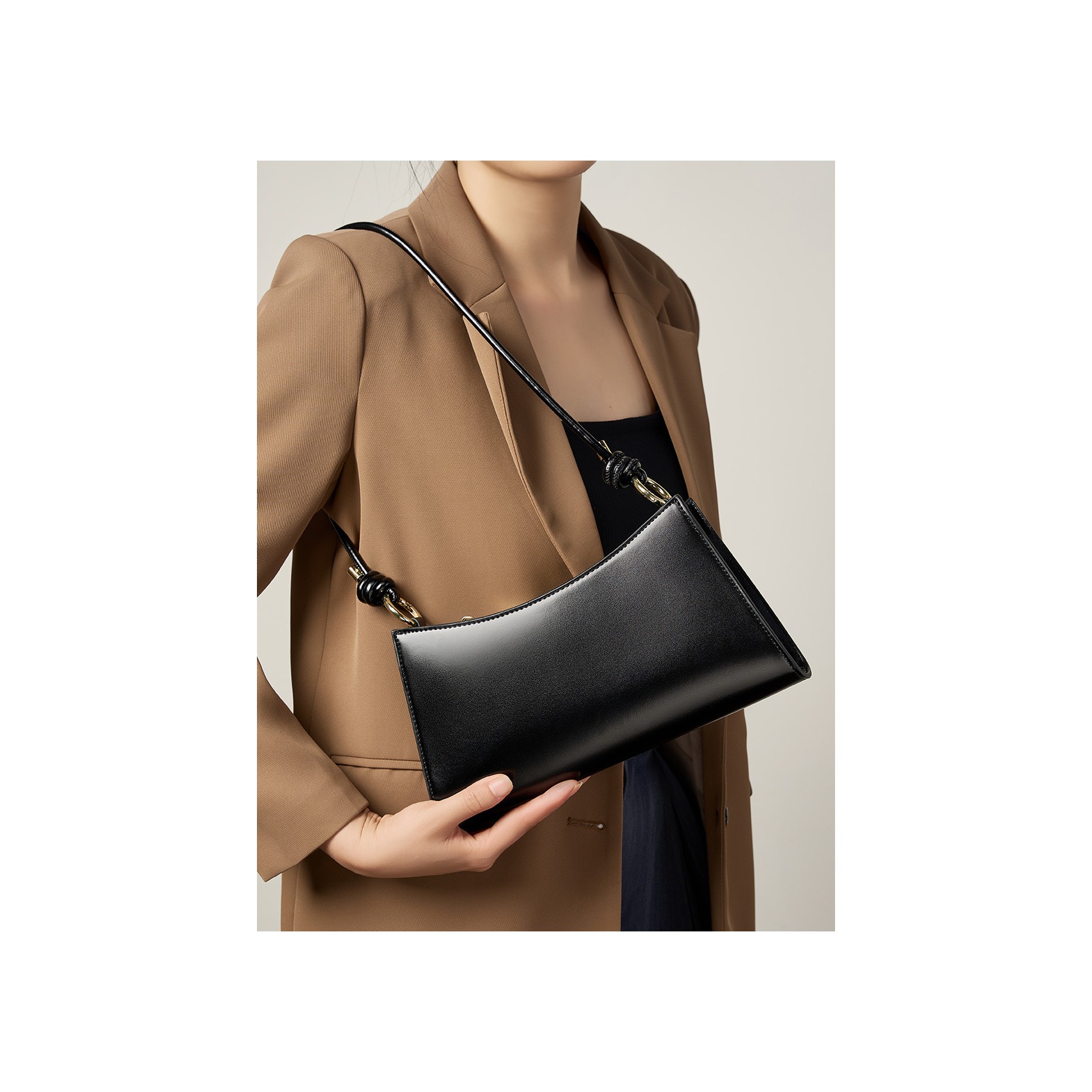 Жіноча шкіряна сумка на плече Patty чорна