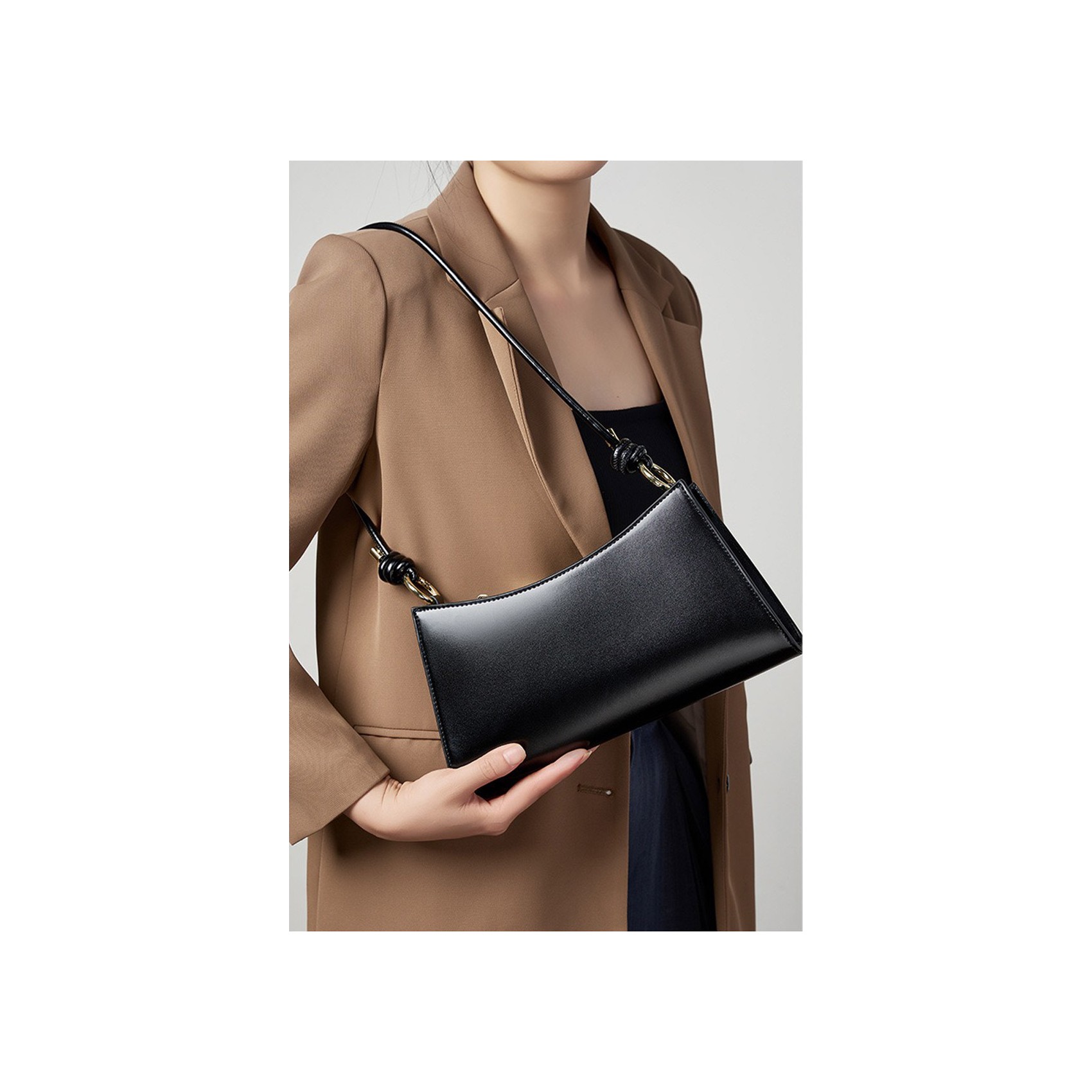 Женская кожаная сумка на плечо Patty черная