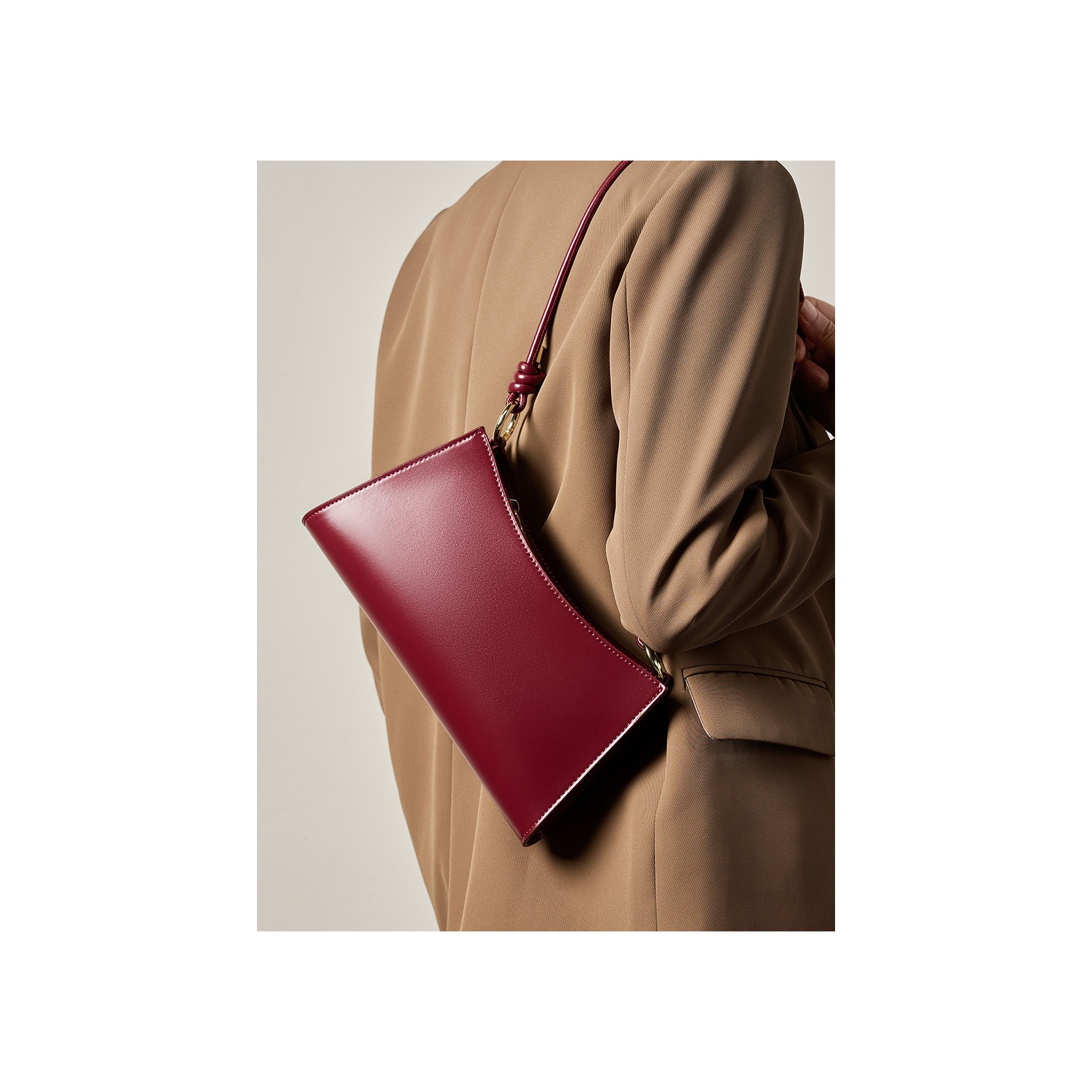 Женская кожаная сумка на плечо Patty бордовая