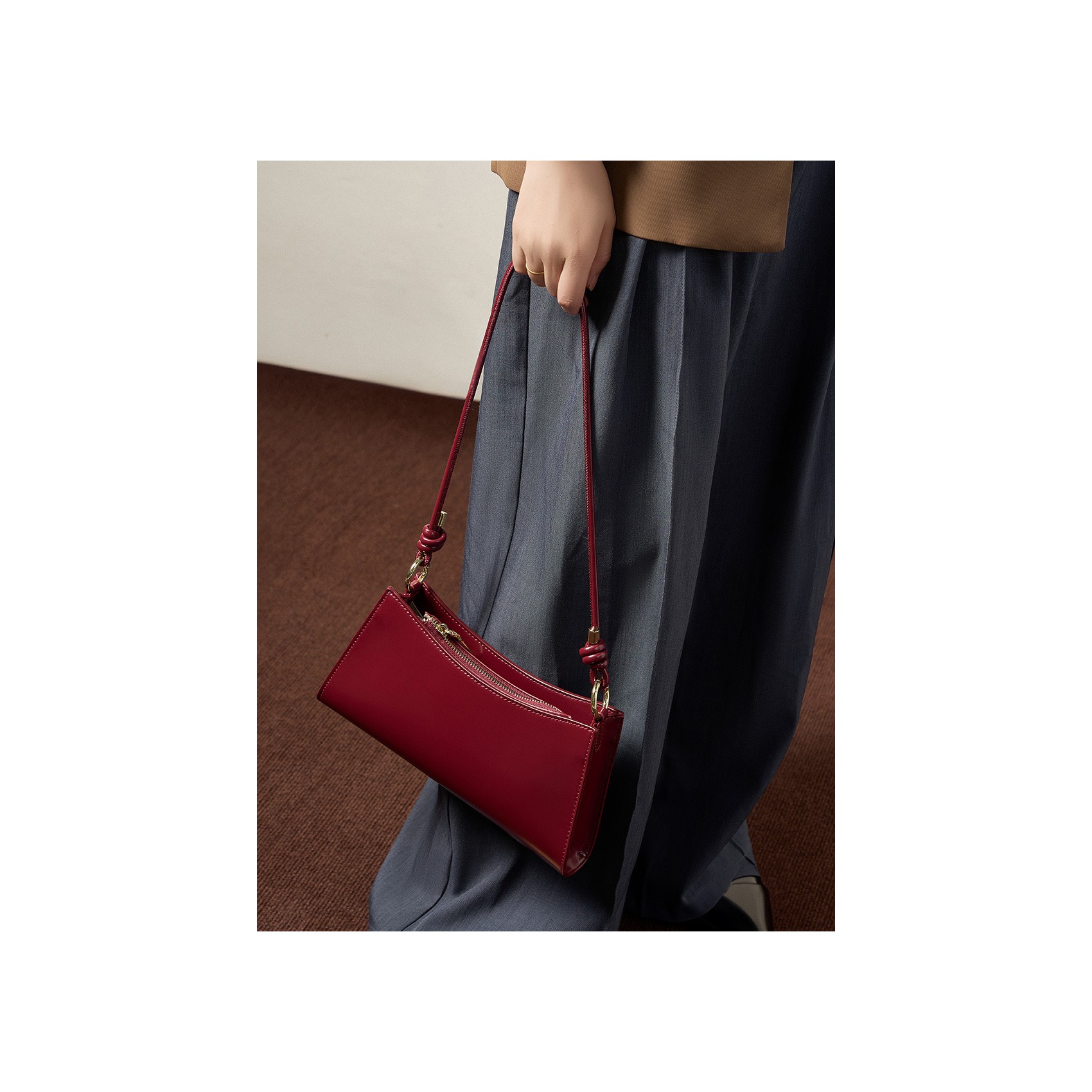 Женская кожаная сумка на плечо Patty бордовая