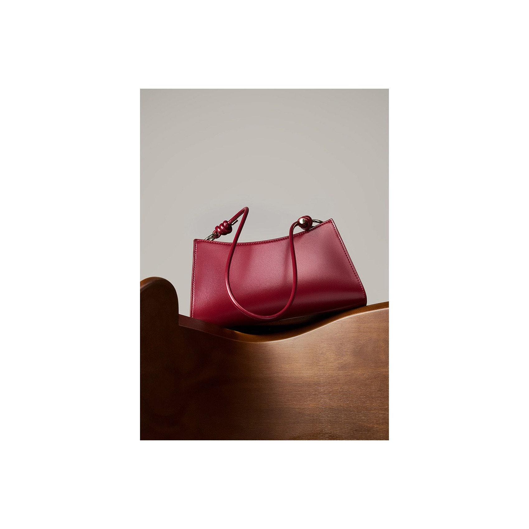 Жіноча шкіряна сумка на плече Patty бордова