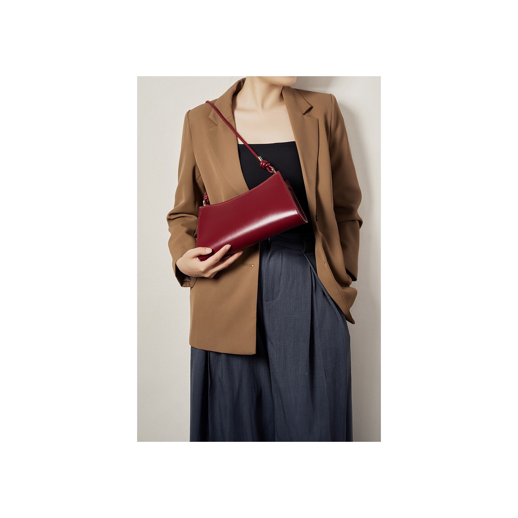 Жіноча шкіряна сумка на плече Patty бордова