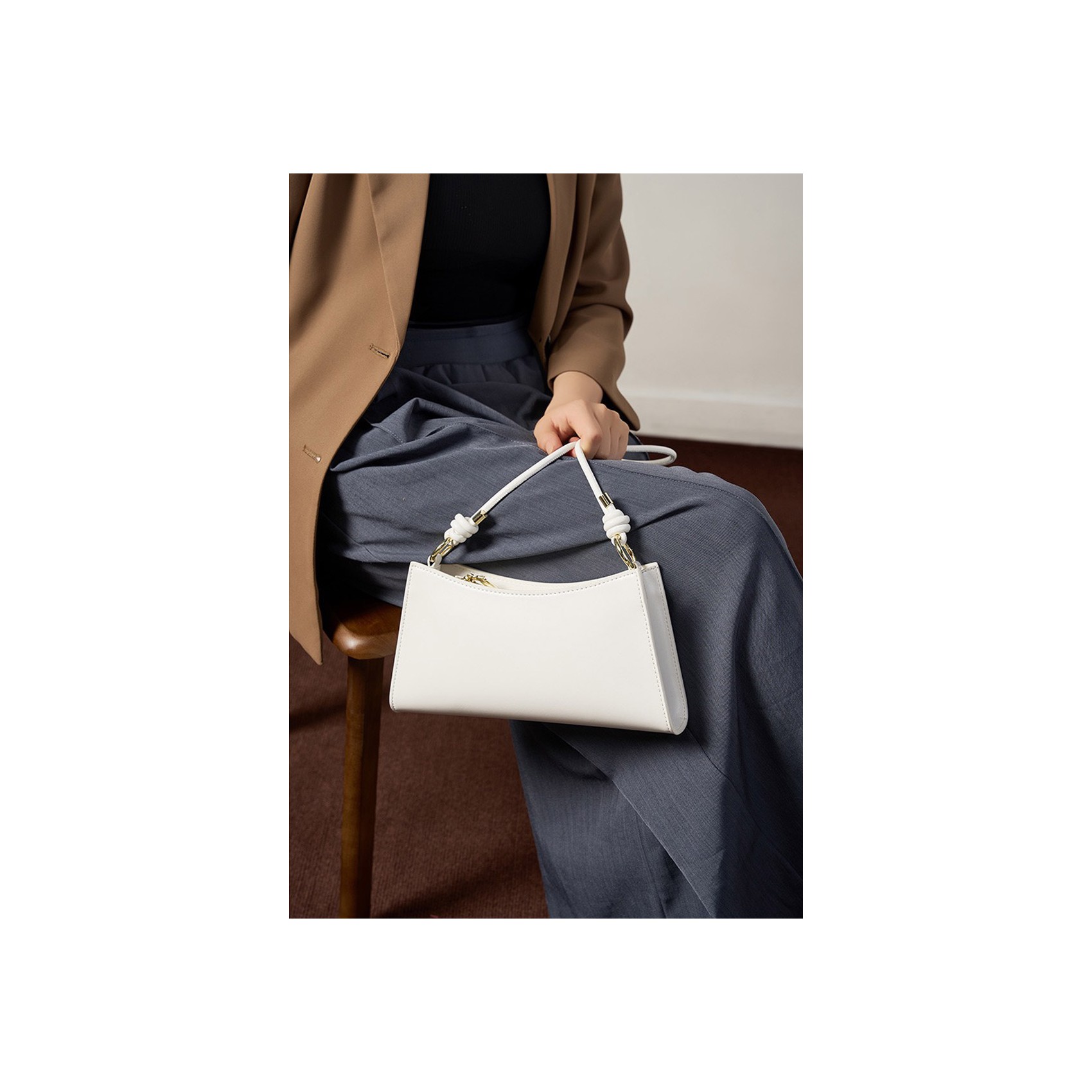 Жіноча шкіряна сумка на плече Patty біла