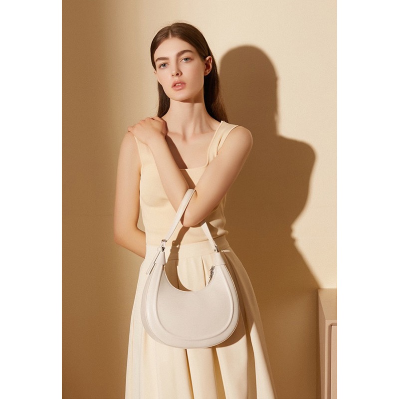 Женская кожаная сумка хобо Veronica белая - 17 фото