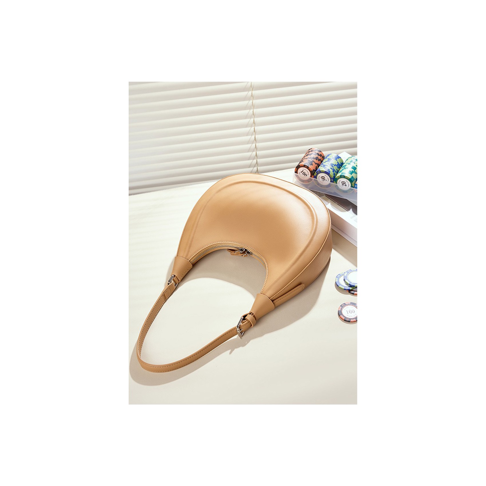 Женская кожаная сумка хобо Veronica светло-коричневая