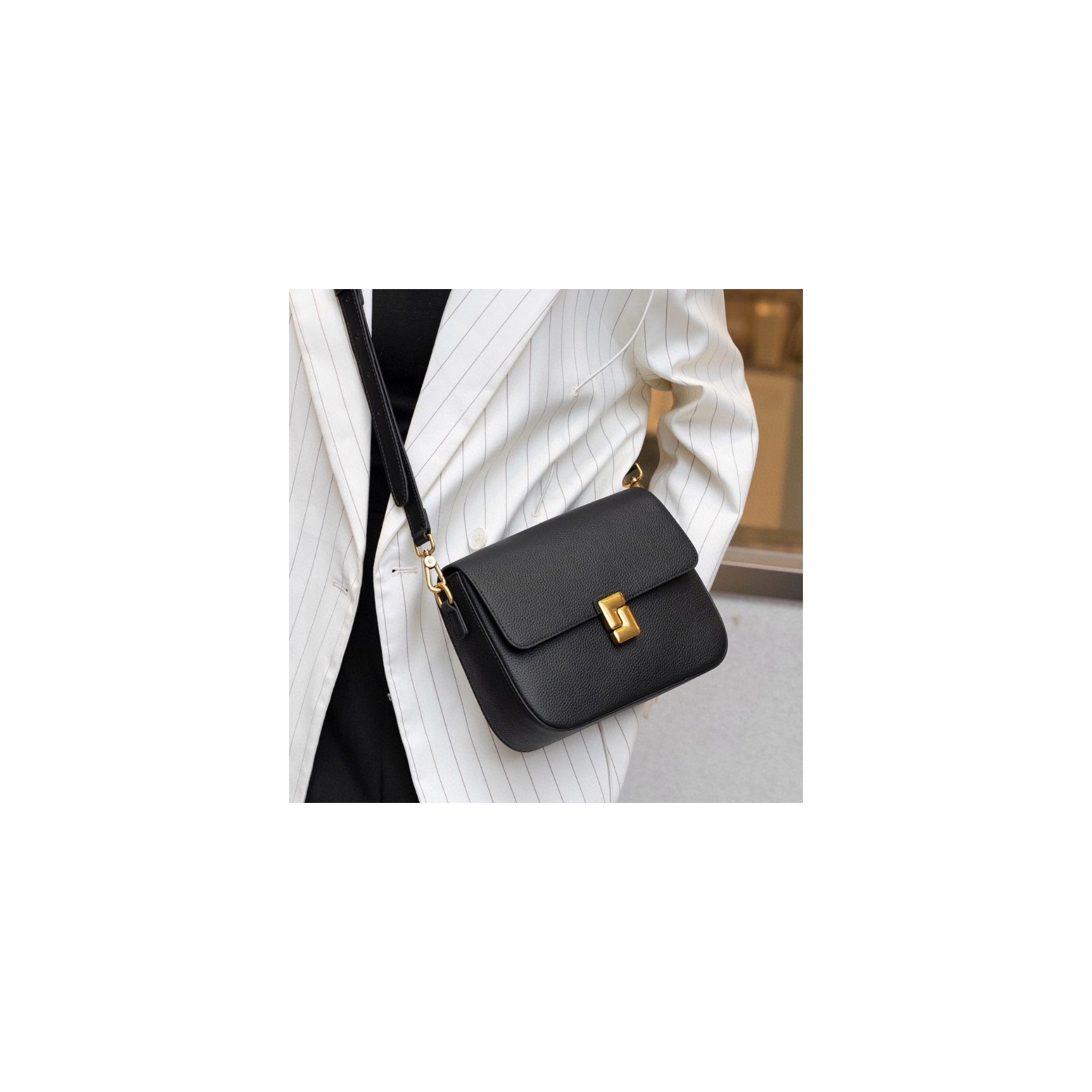 Женская кожаная сумка мессенджер Claire черная