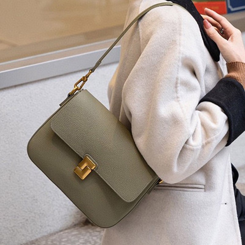 Жіноча шкіряна сумка месенджер Claire фісташкова - 2 фото