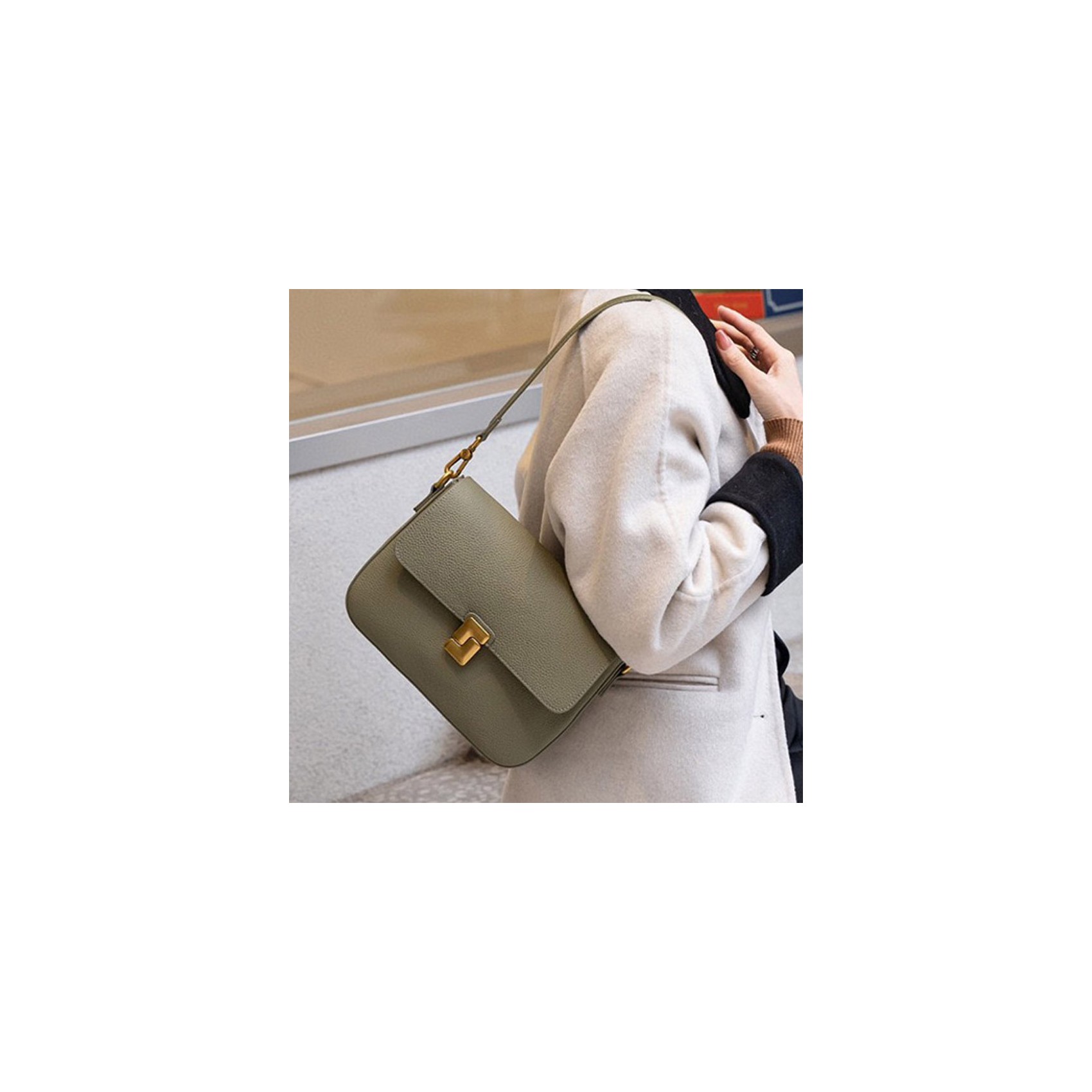 Женская кожаная сумка мессенджер Claire фисташковая