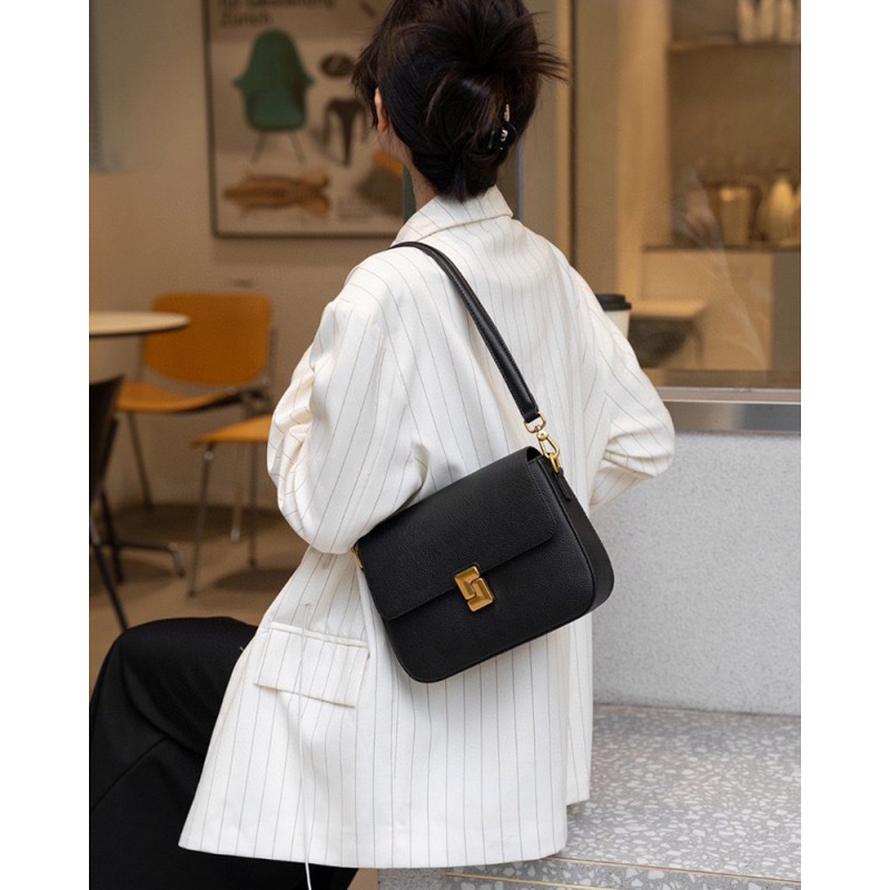 Жіноча шкіряна сумка месенджер Claire чорна - 4 фото