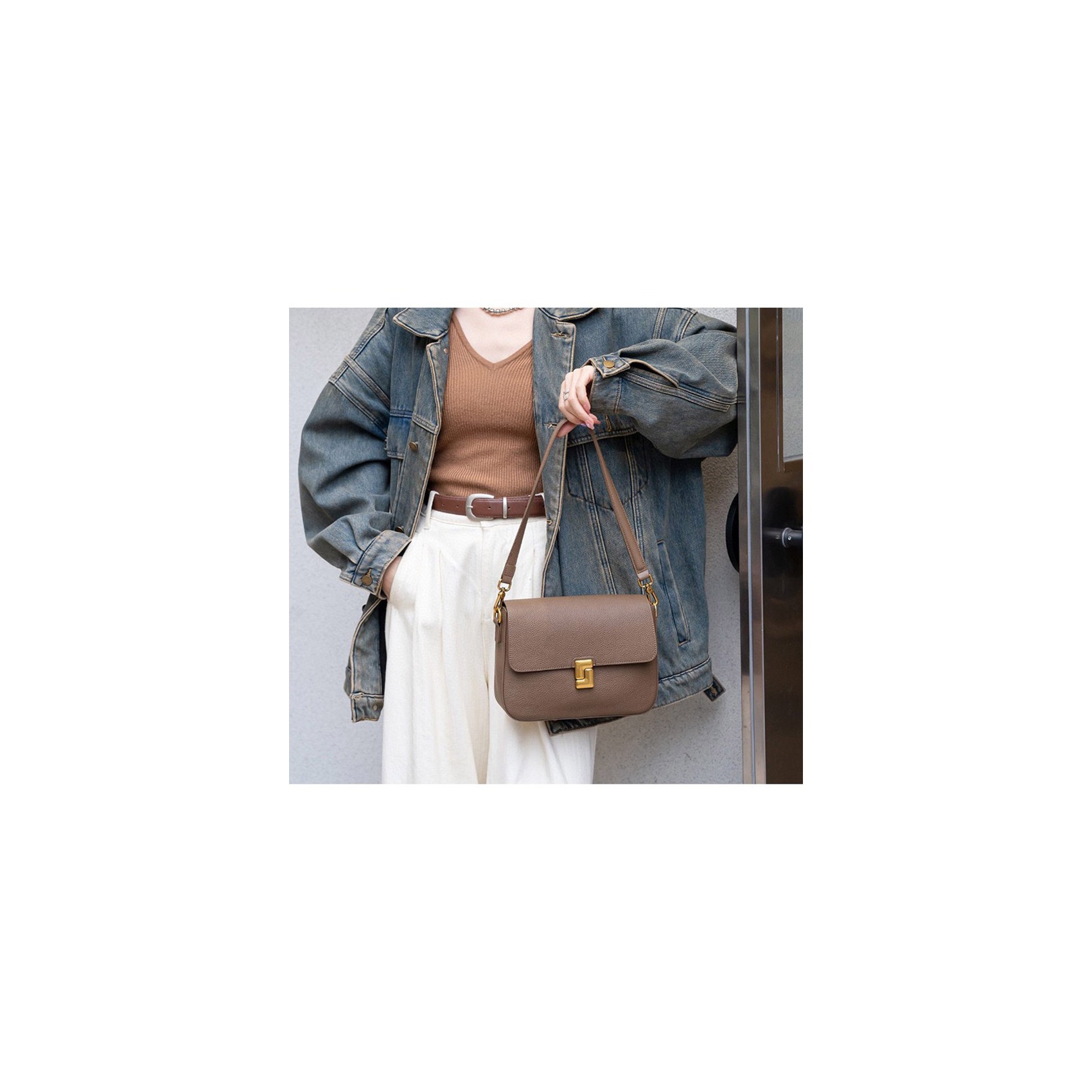 Женская кожаная сумка мессенджер Claire коричневая