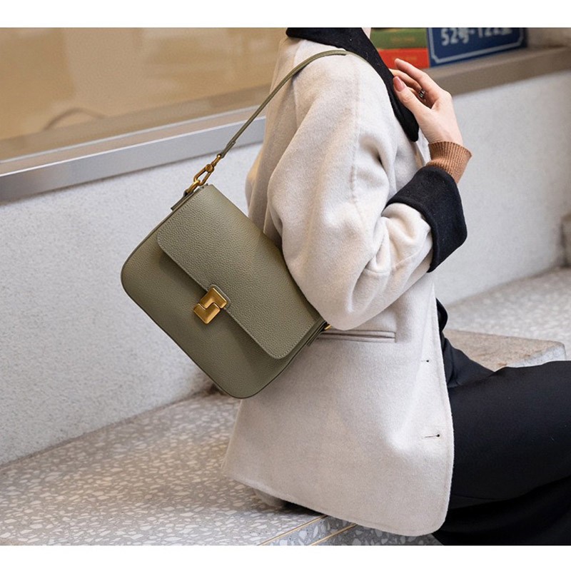 Жіноча шкіряна сумка месенджер Claire фісташкова - 4 фото